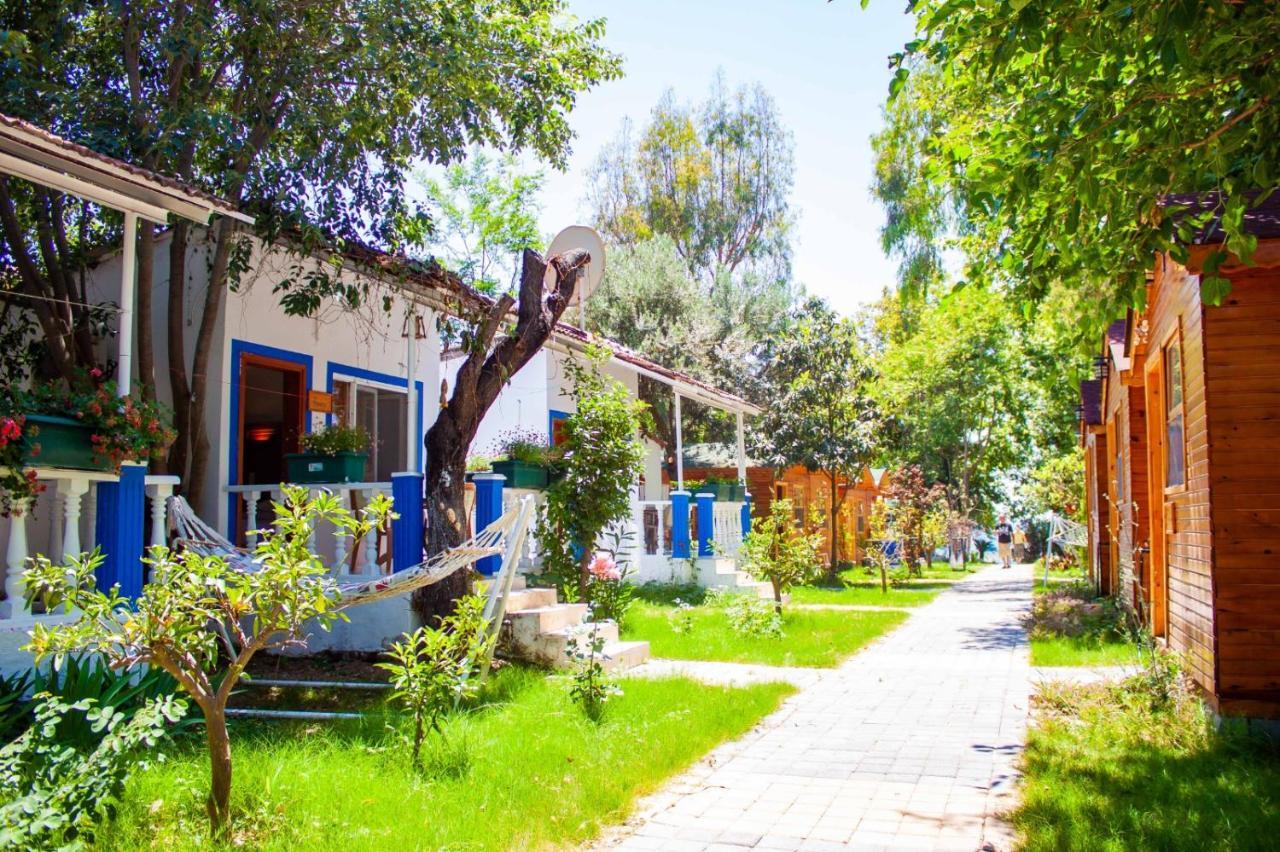 Naz Beach Bungalow Hotel Kızılot Exterior foto